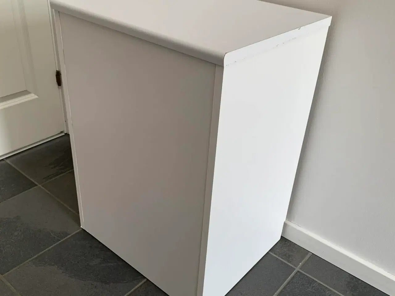 Billede 6 - Værdiboks i stål med hvidt camouflageskab 