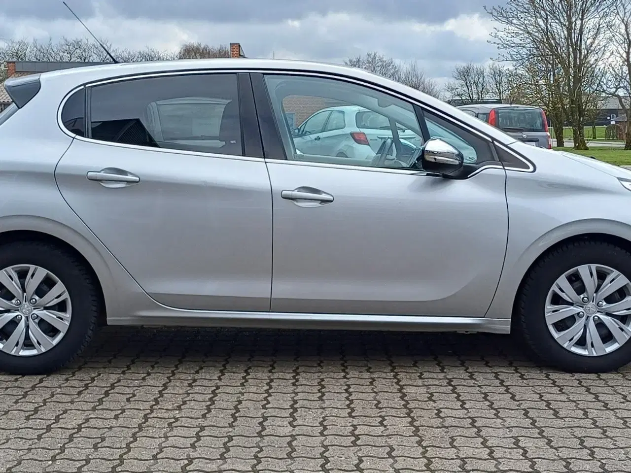 Billede 4 - Peugeot 208 1,6 BlueHDi 100 Allure
