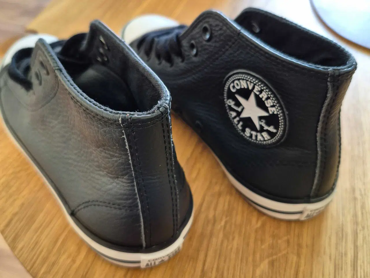 Billede 3 - Converse læder sko