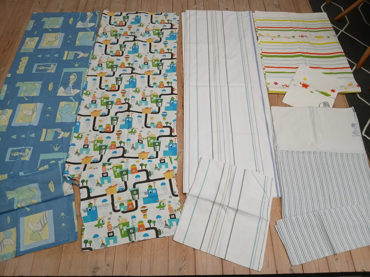 Billede 4 - JUNIOR dyne med andedun - FLOT STAND - SE FOTOS