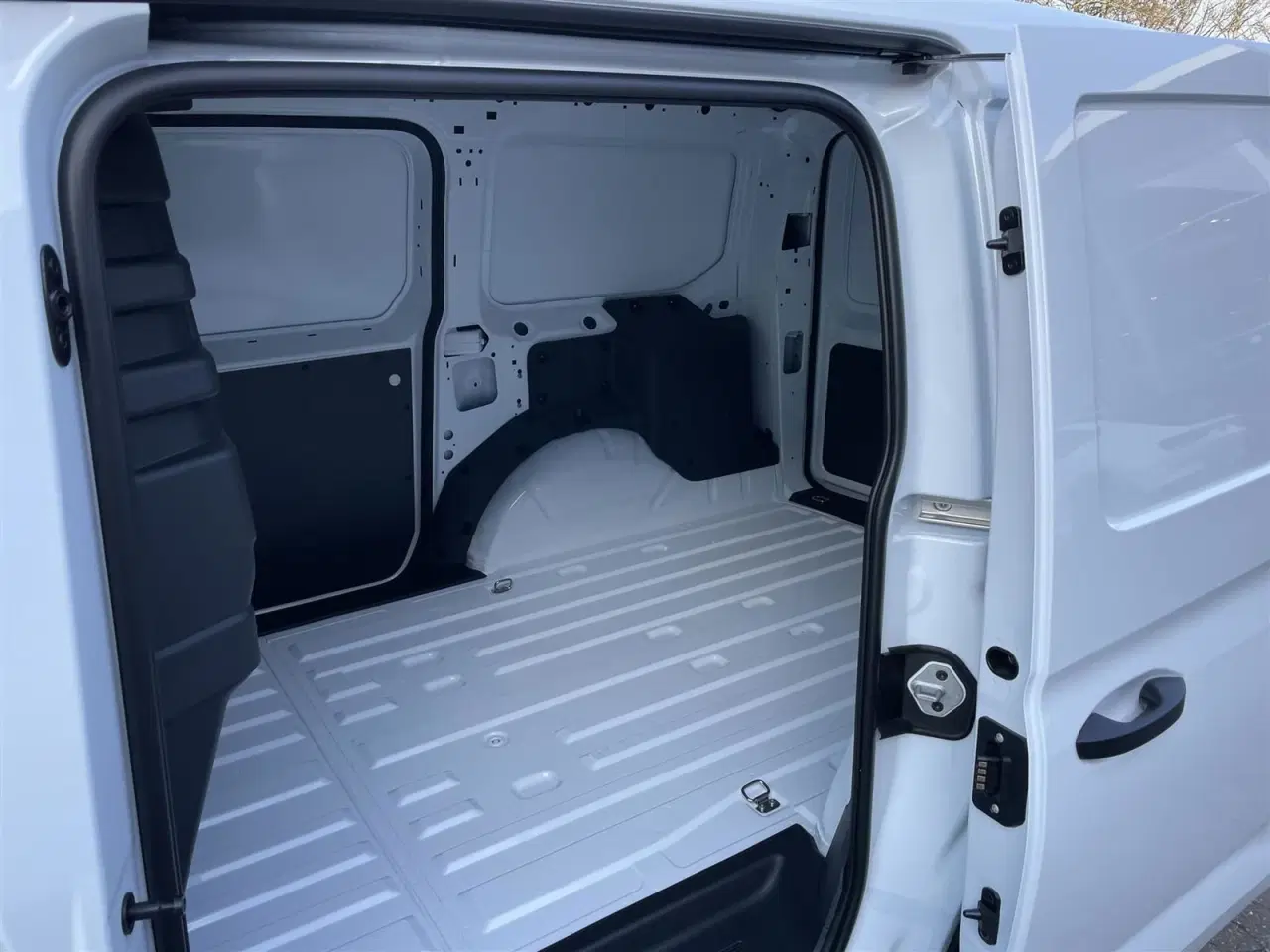 Billede 7 - Ford Transit Connect 1,5 PHEV Trend aut. lang