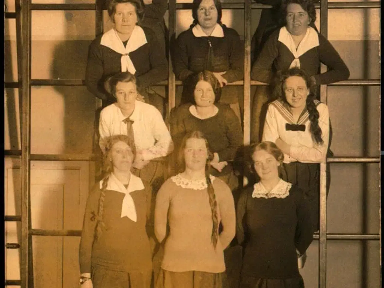 Billede 1 - Skagen - Opvisningshold 1915 - Fotokort u/n - Brugt