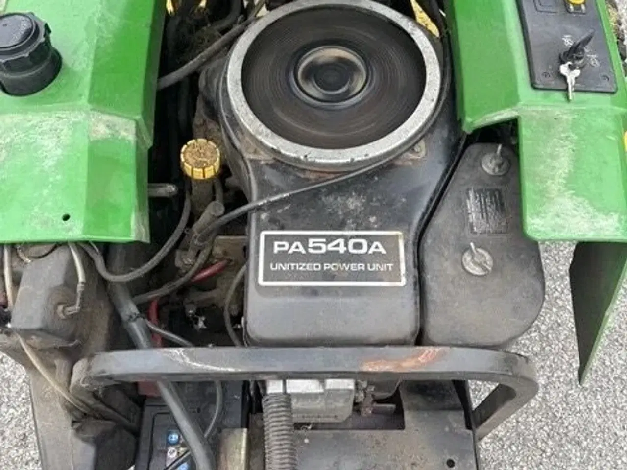 Billede 6 - 3 hjulet plæneklipper, John Deere F525