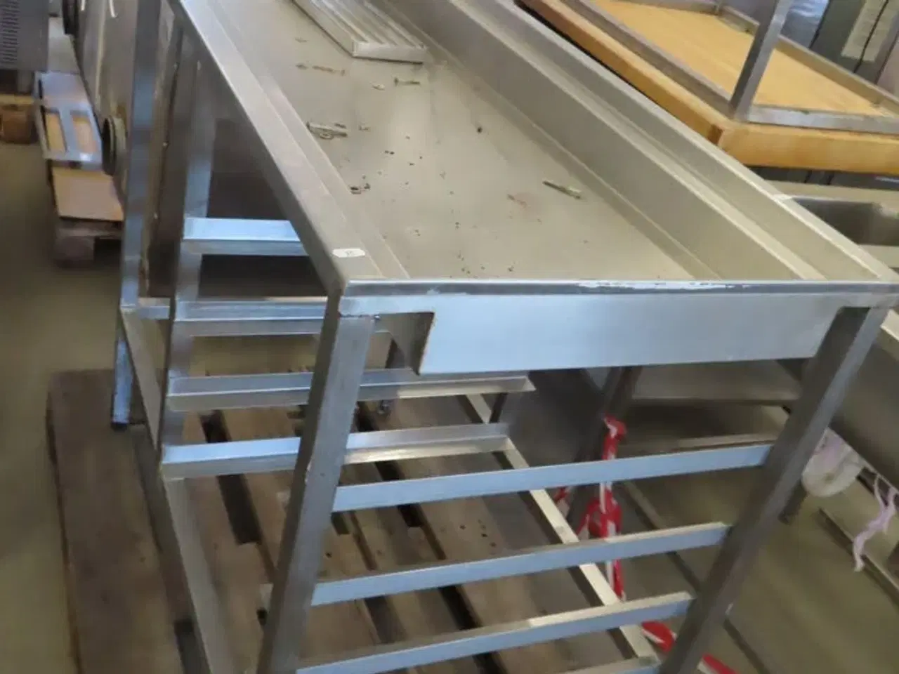 Billede 1 - Bord til opvaskebakker