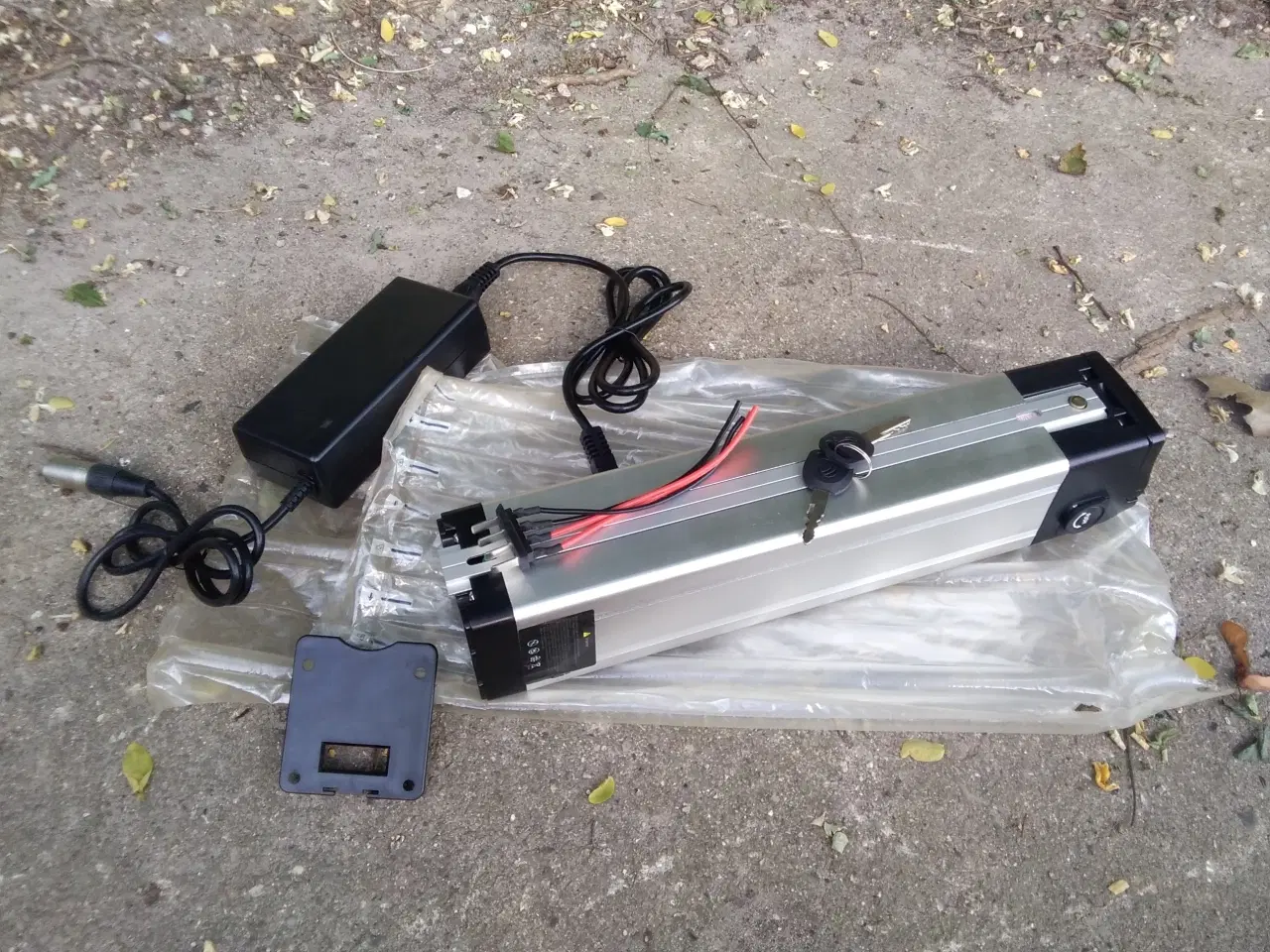 Billede 3 - Ubrugt 24 V 15,6 A Universal Komplet stangbatteri 