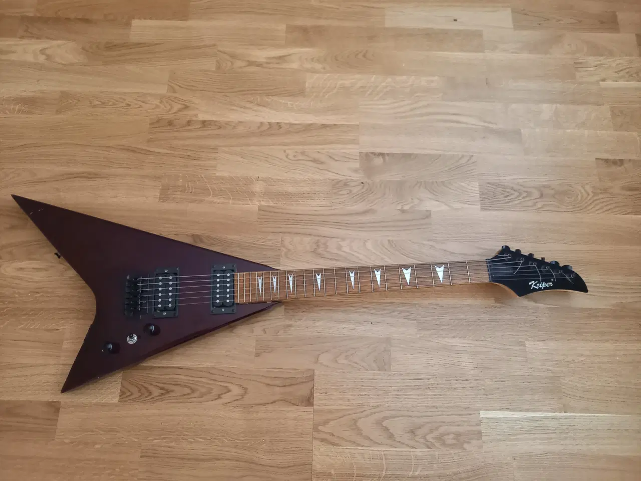 Billede 1 - Kieper Flying V el-guitar