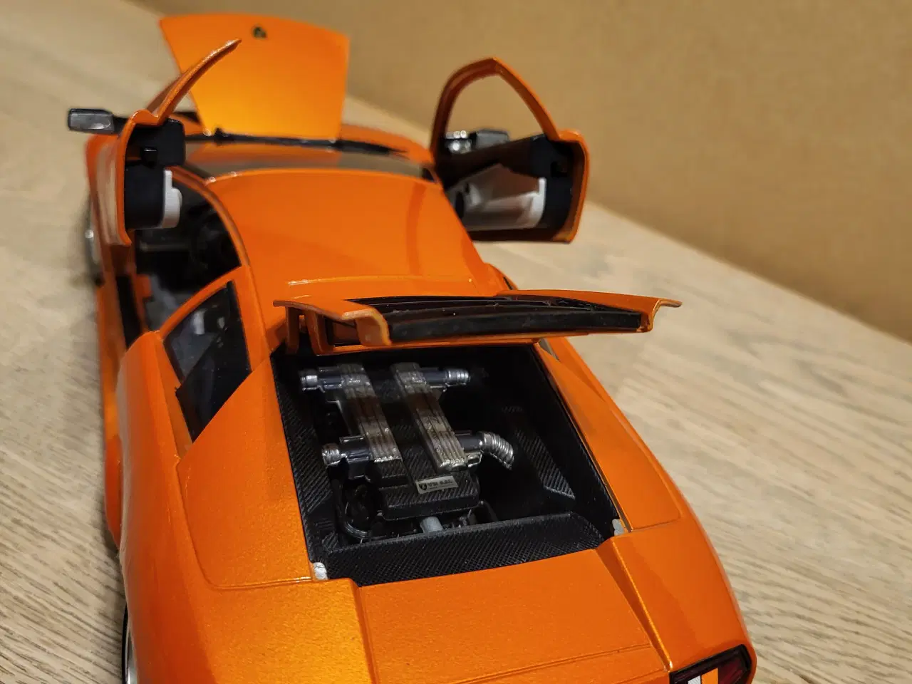 Billede 3 - Modelbil. LAMBORGHINI MURCIELAGO (2001) Skala 1/18