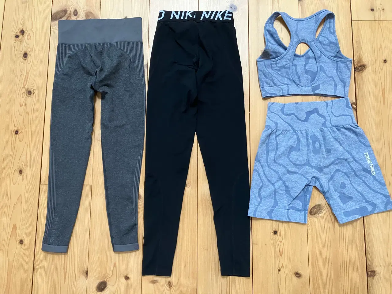 Billede 2 - 4 dele sportstøj / fitness