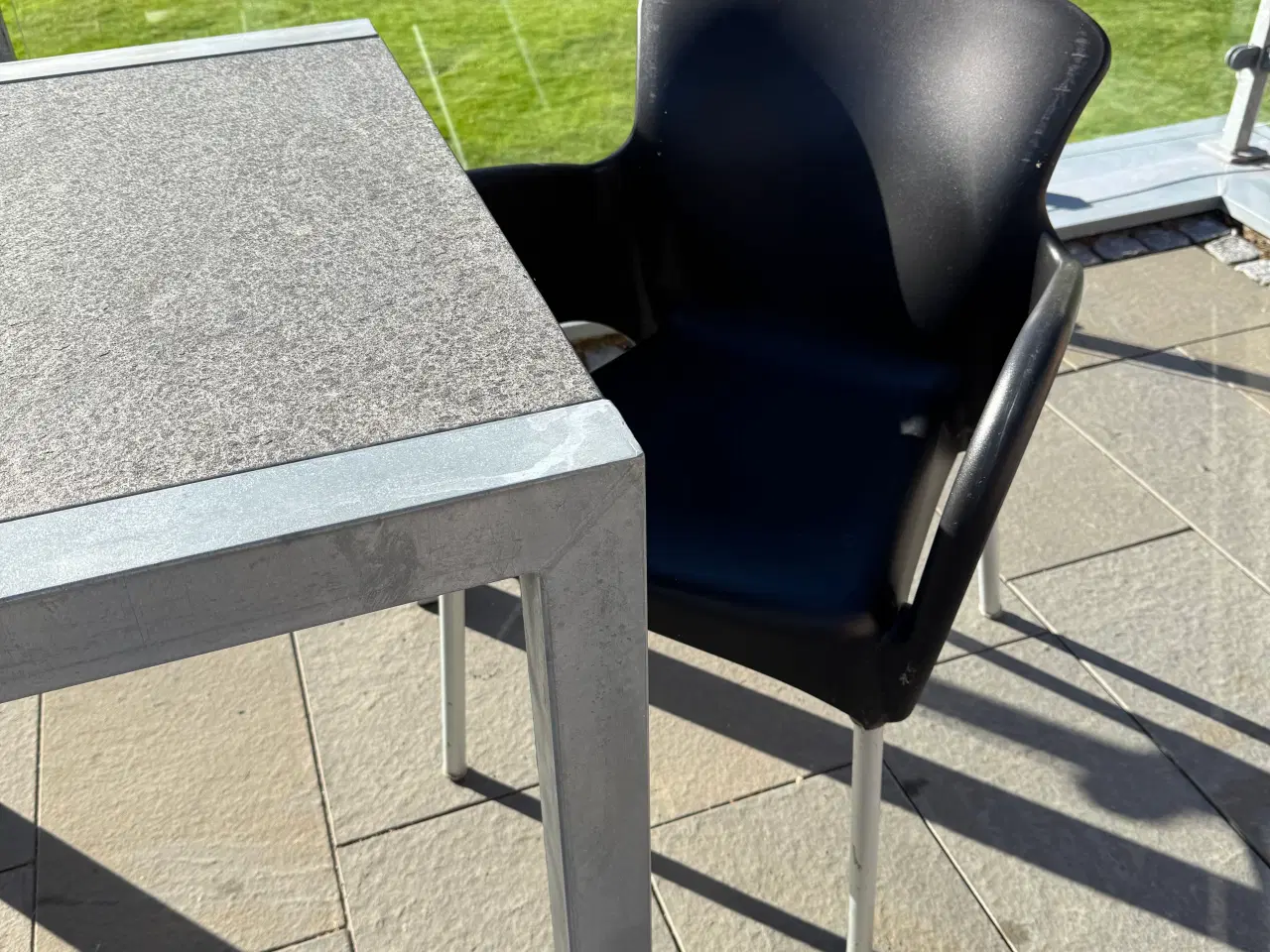 Billede 5 - Havebord i granit 