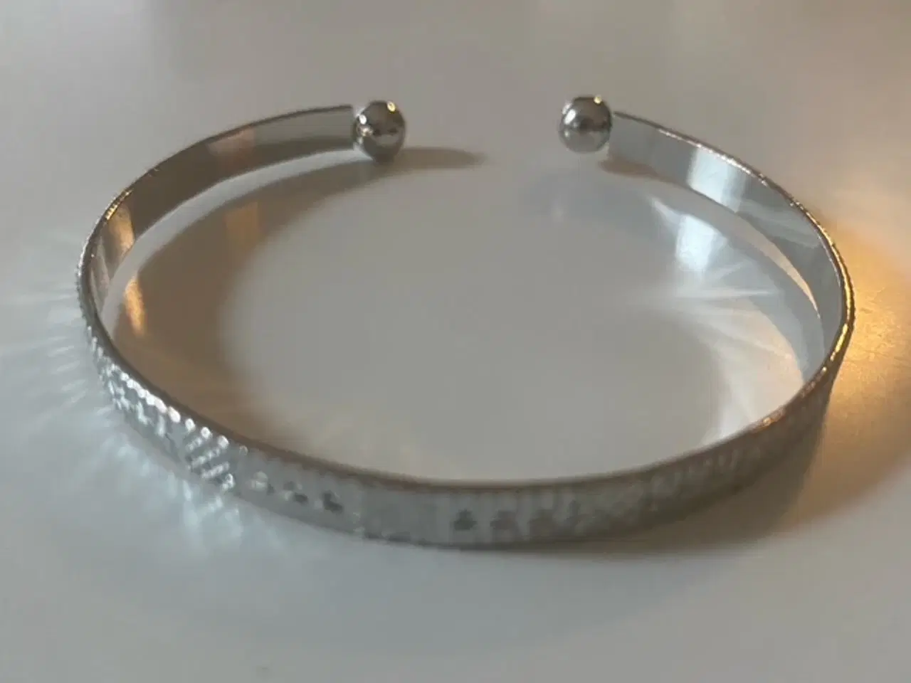 Billede 1 - * Elegant armring - med mønster