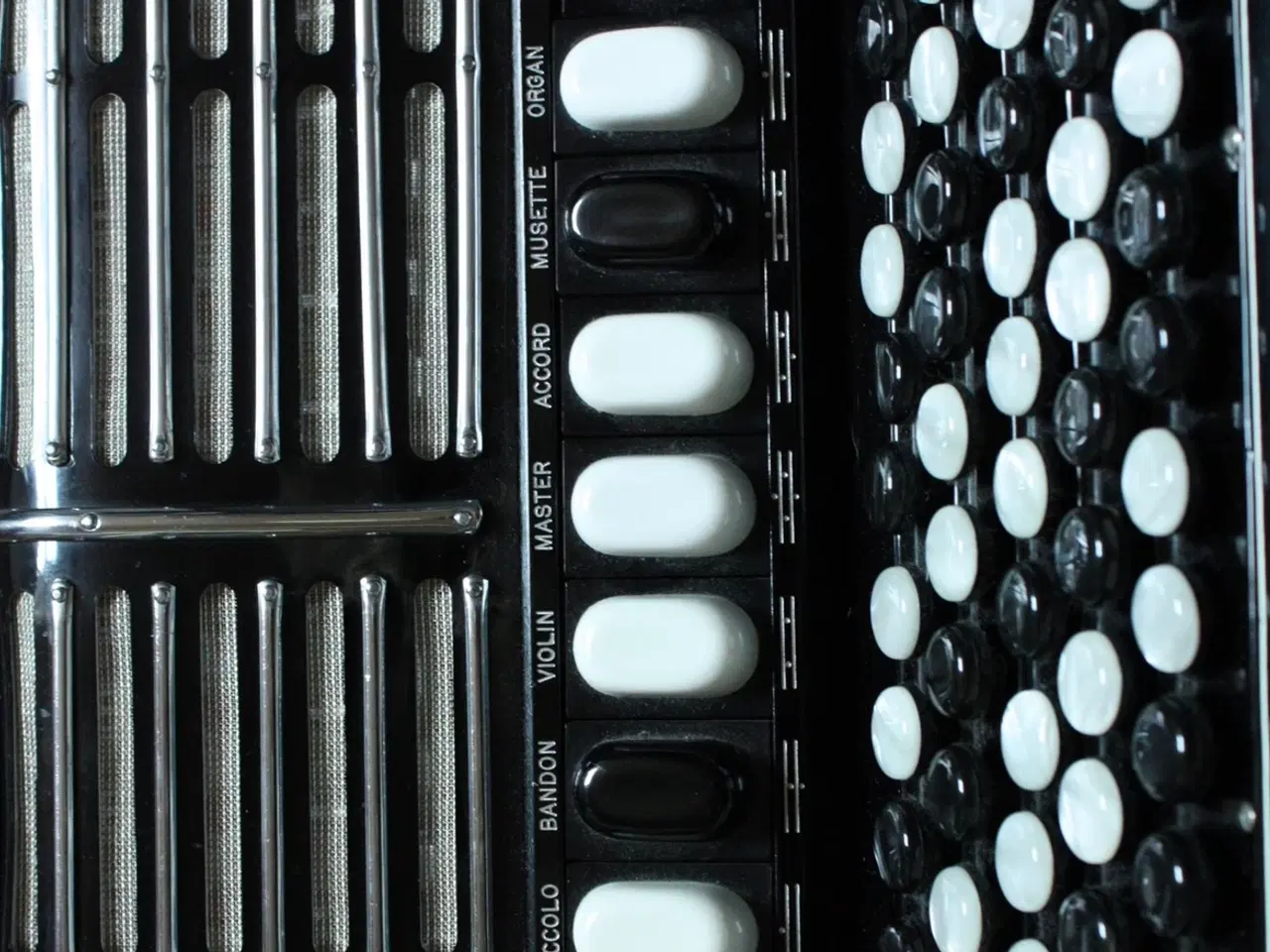 Billede 6 - Unik Hohner kvalitetsharmonika der kun fås brugt