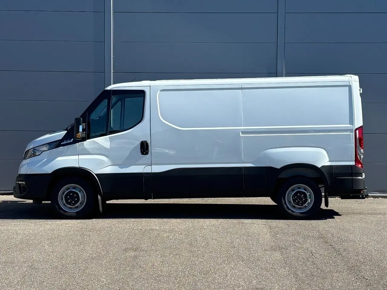 Billede 10 - Iveco Daily 2,3 35S16 9m³ Van AG8