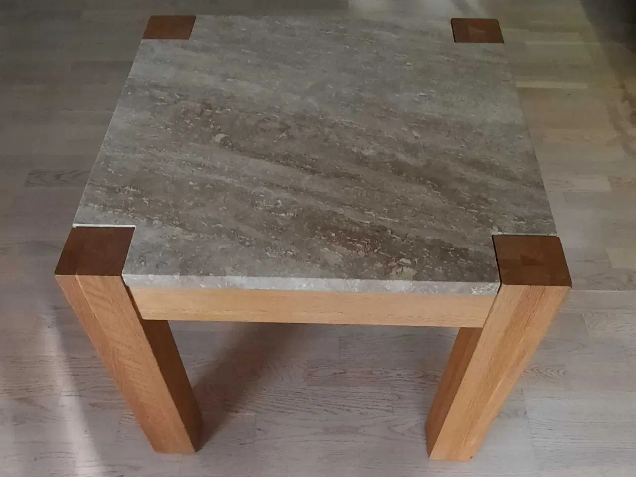 Billede 2 - Sofabord med egetræsstel og travertin bordplade
