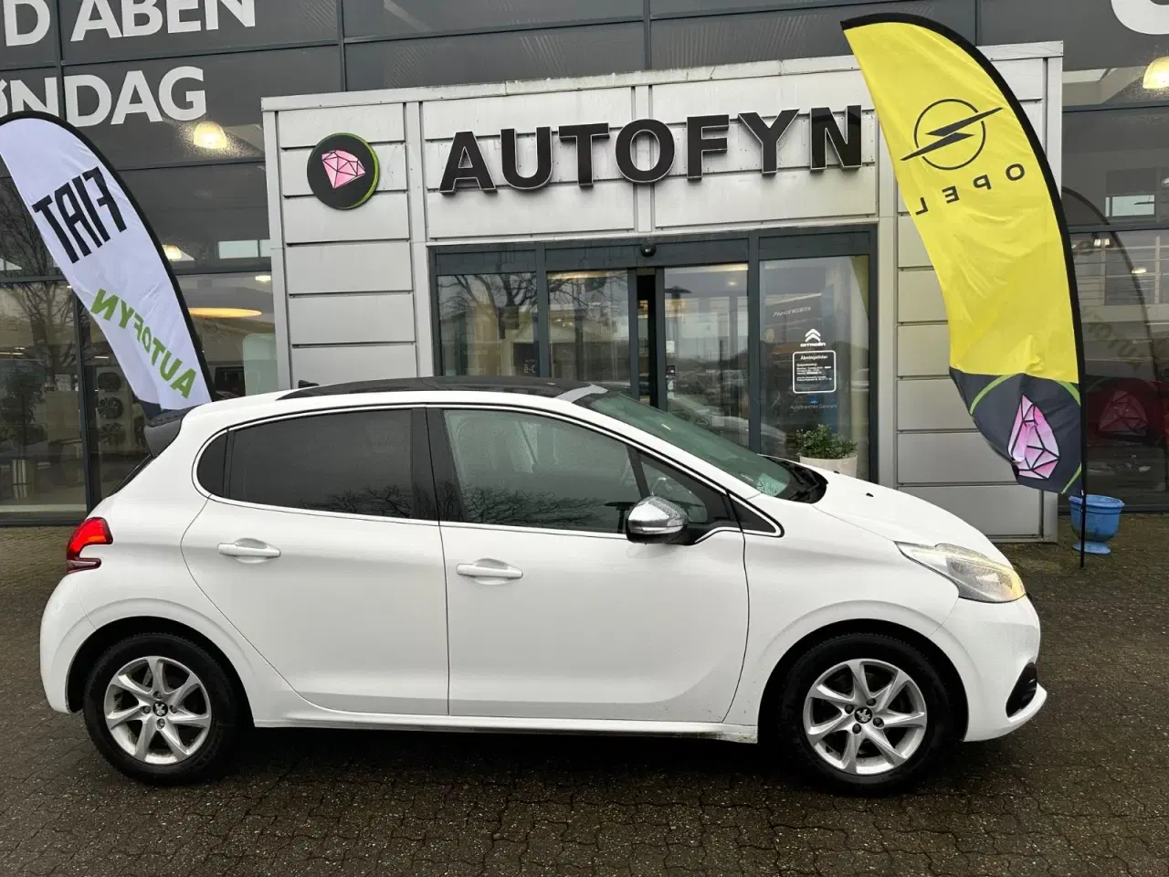 Billede 1 - Peugeot 208 1,2 PureTech 82 Allure Sky