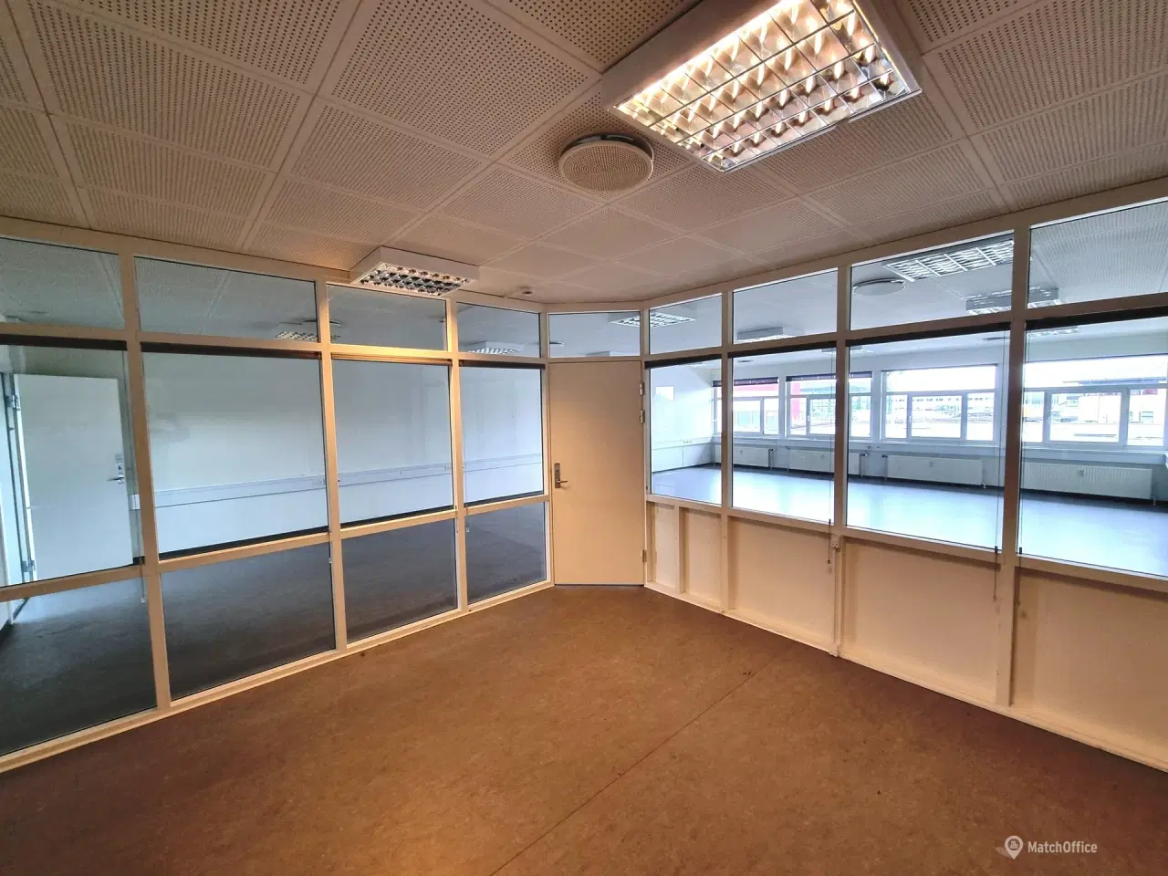 Billede 2 - 754 kvm kontor i markant kontorejendom