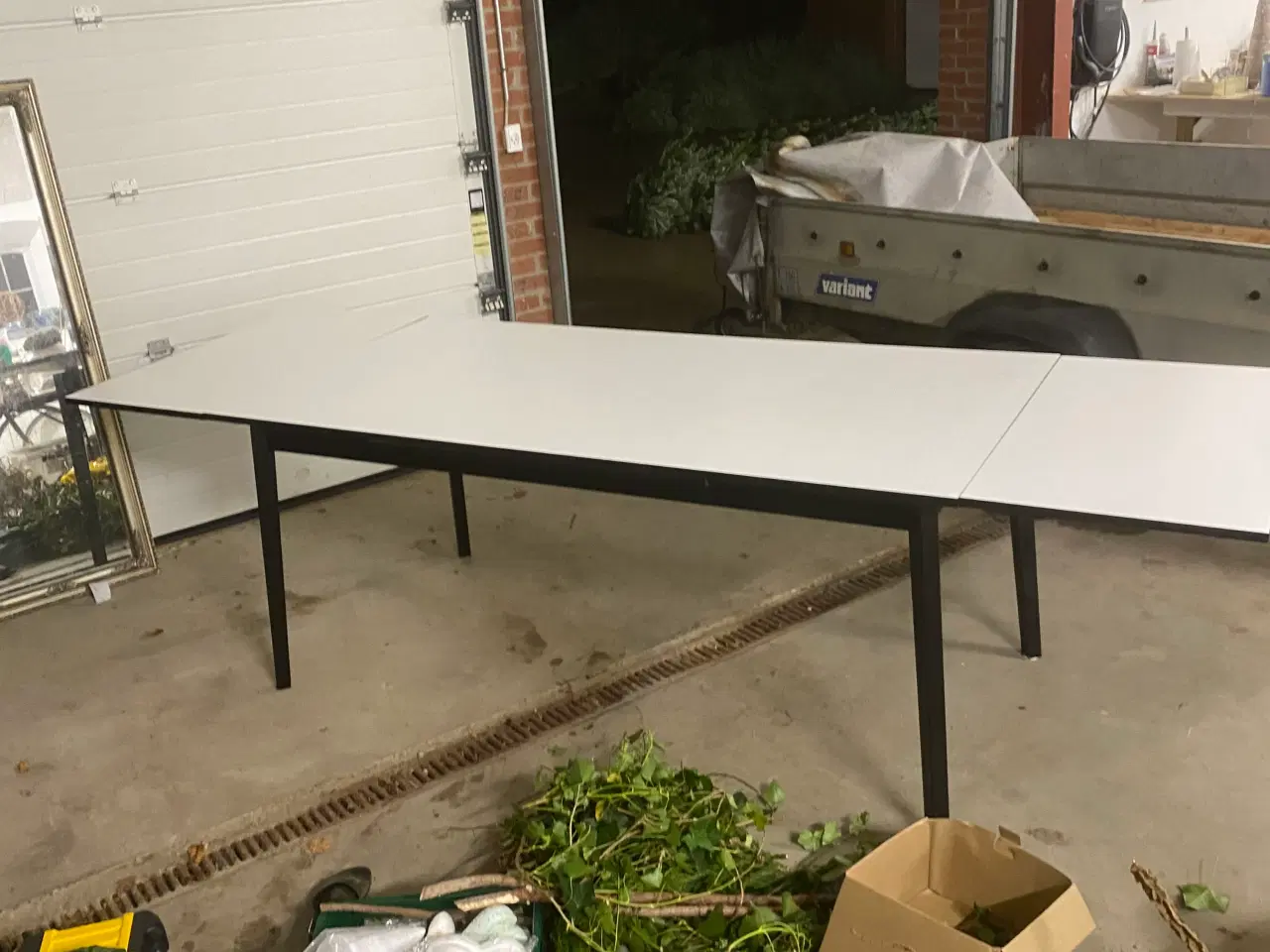 Billede 1 - Spisebord med udtræk