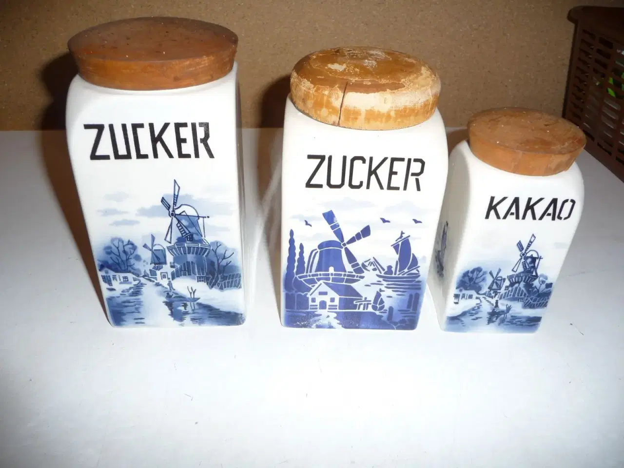 Billede 1 - 3 krukker, 2 x zucker og 1 kakao