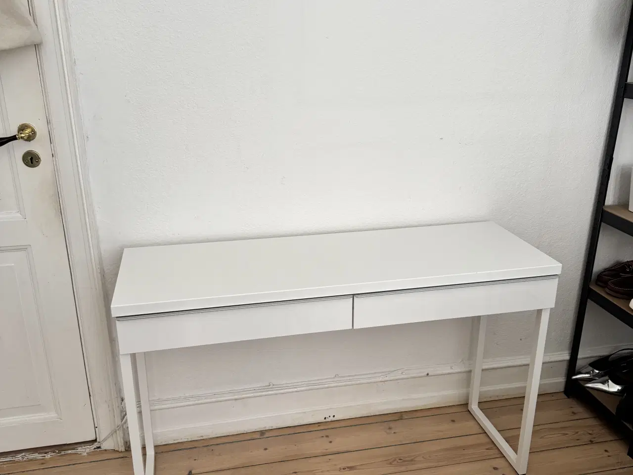 Billede 1 - Ikea skrivebord med blank overflade