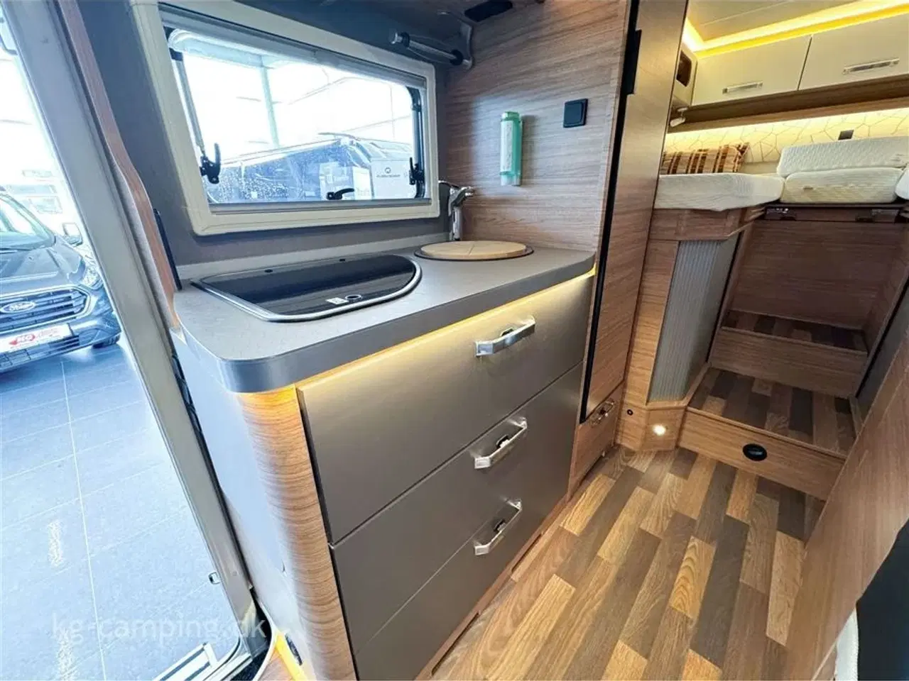 Billede 14 - 2024 - Weinsberg CaraCompact 640 MEG MB   Compact autocamper (Mercedes 170 hk med automatgear) med utrolig meget udstyr