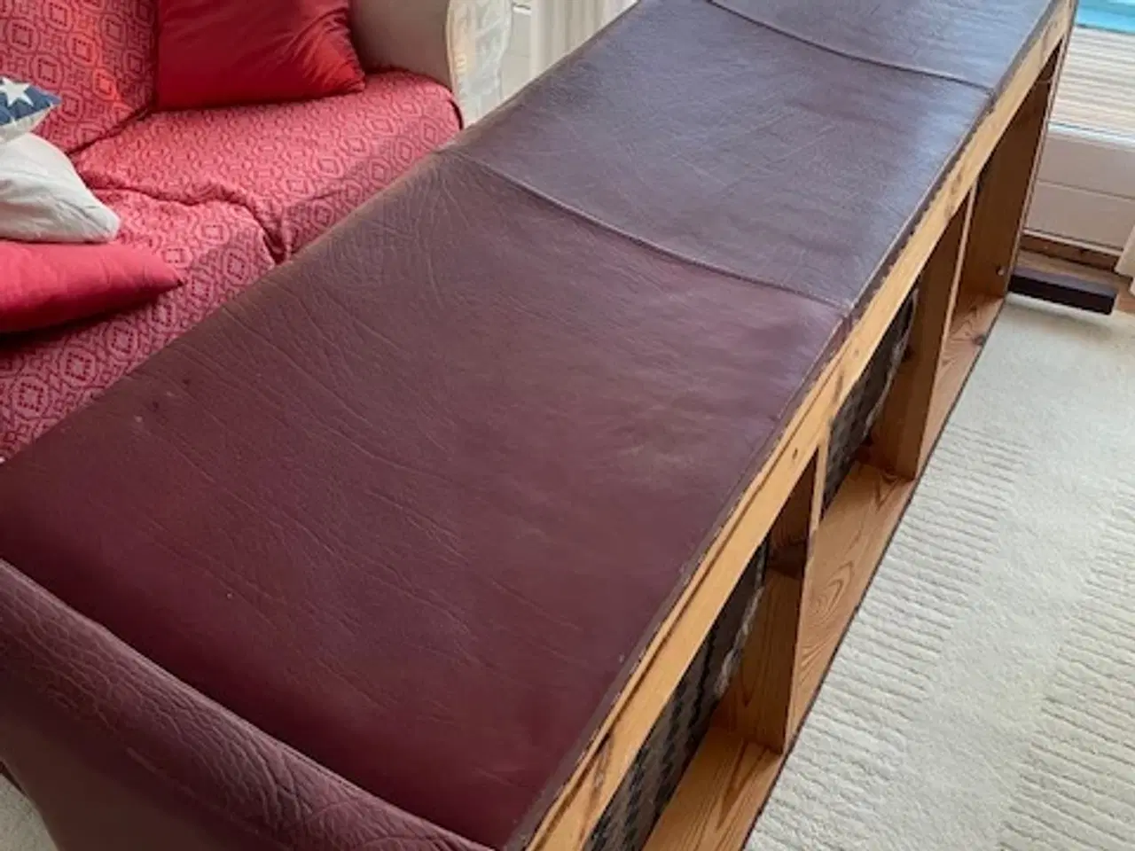 Billede 4 - 3 pers.sofa i rød-brunt læder