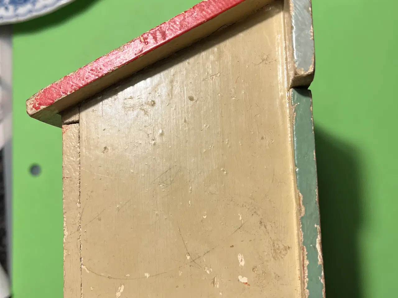 Billede 2 - Gl. træ-legetøjsstald. Giv bud.