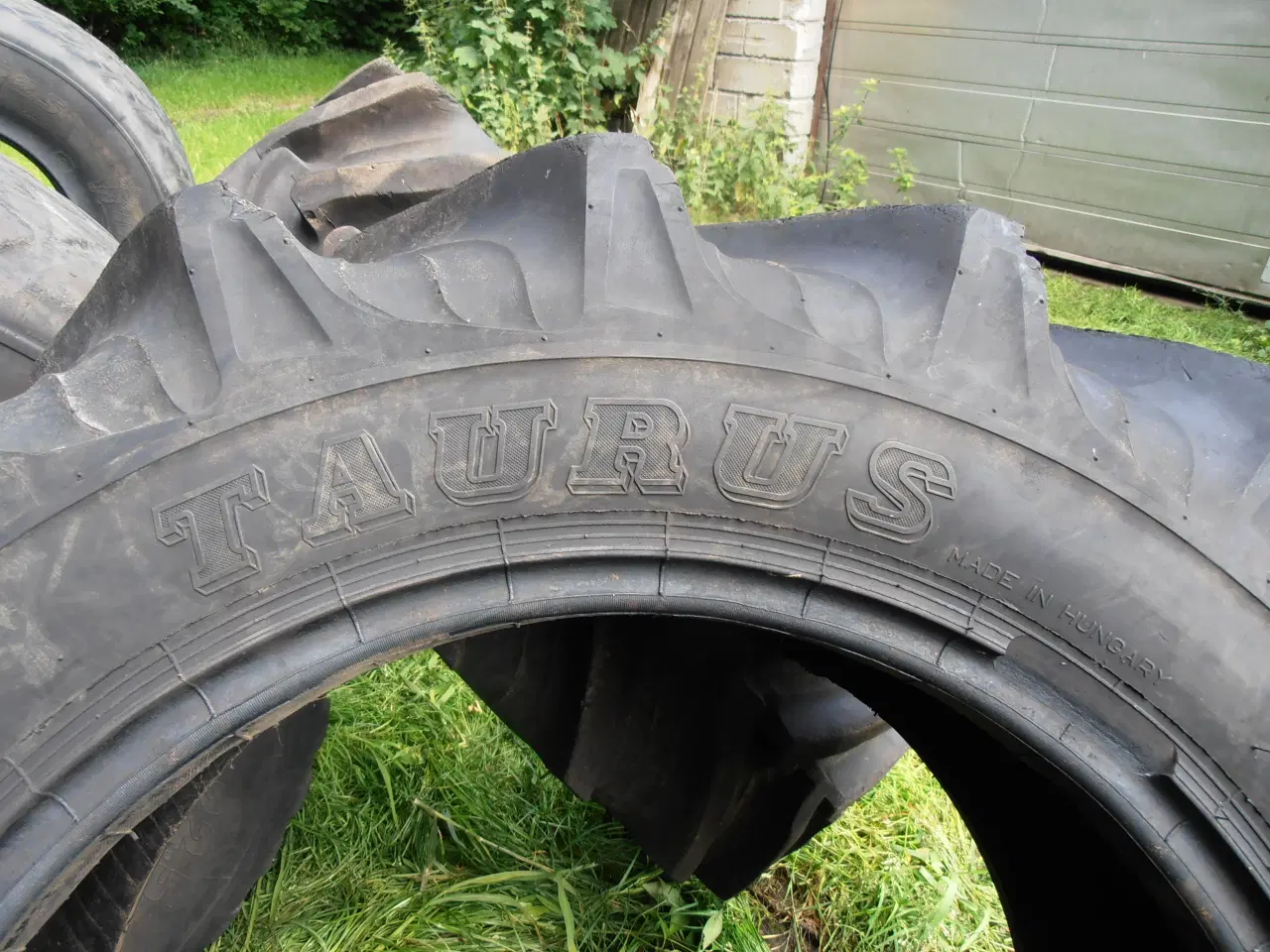 Billede 5 - Traktordæk 360/70R28" . 