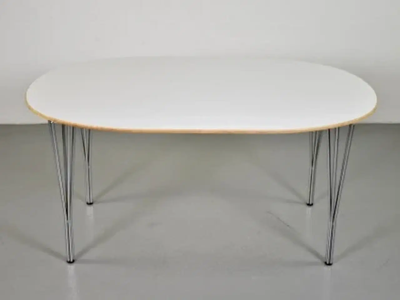 Billede 3 - Ovalt bord i hvid med træ kant