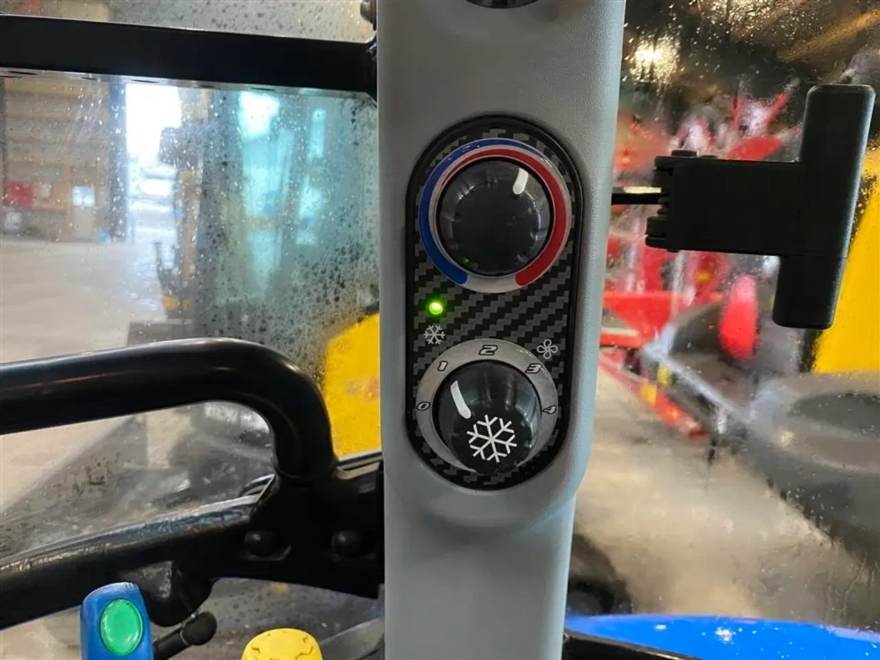 Billede 10 - New Holland T4.95 Med frontlæsser