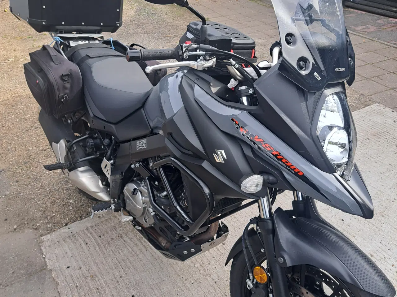 Billede 1 - Suzuki V-strom 650 få km