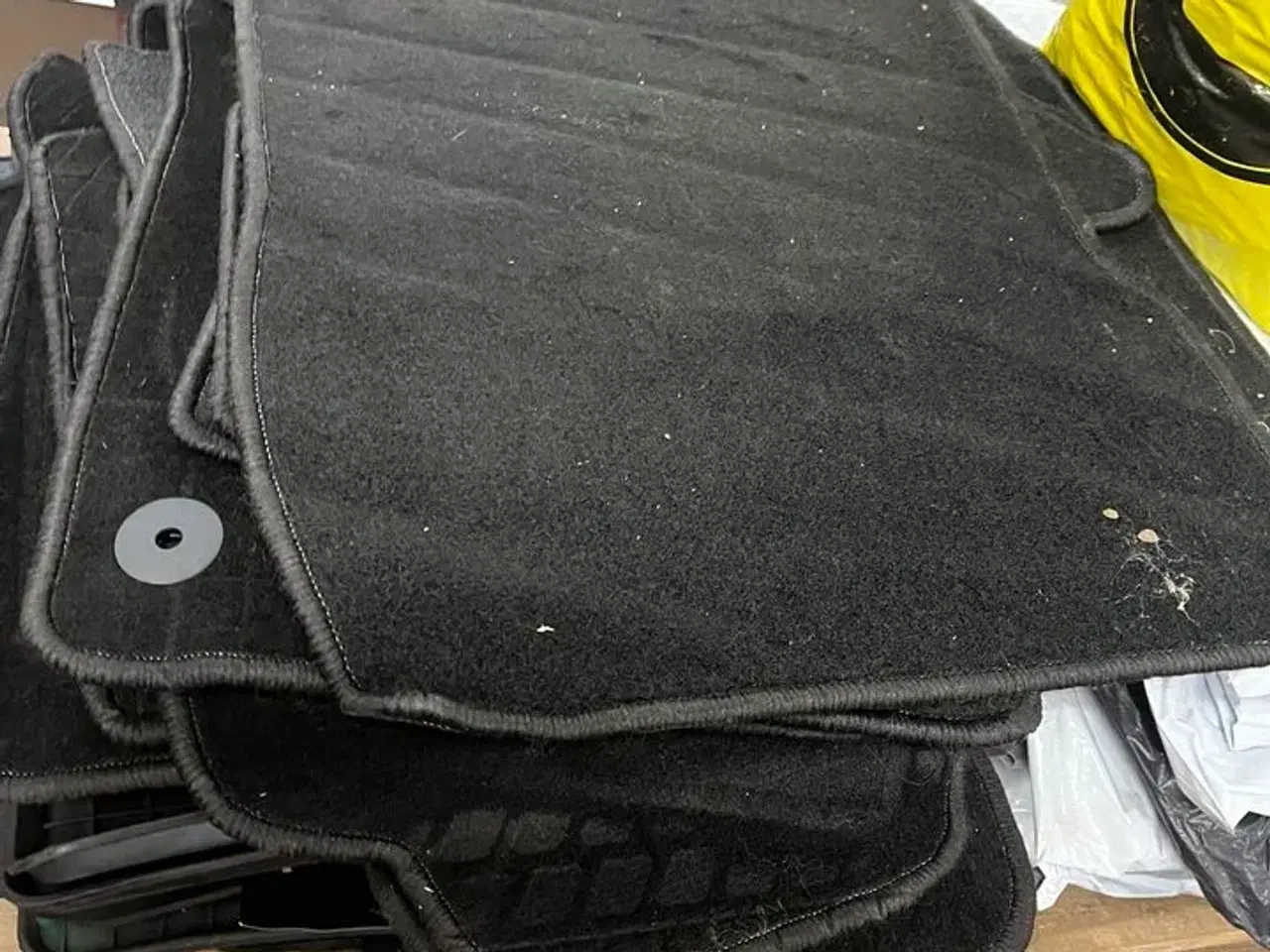 Billede 4 - 40 stk. & 12 poser med 2 eller 4 bilmåtter, ass. Farver og størrelser