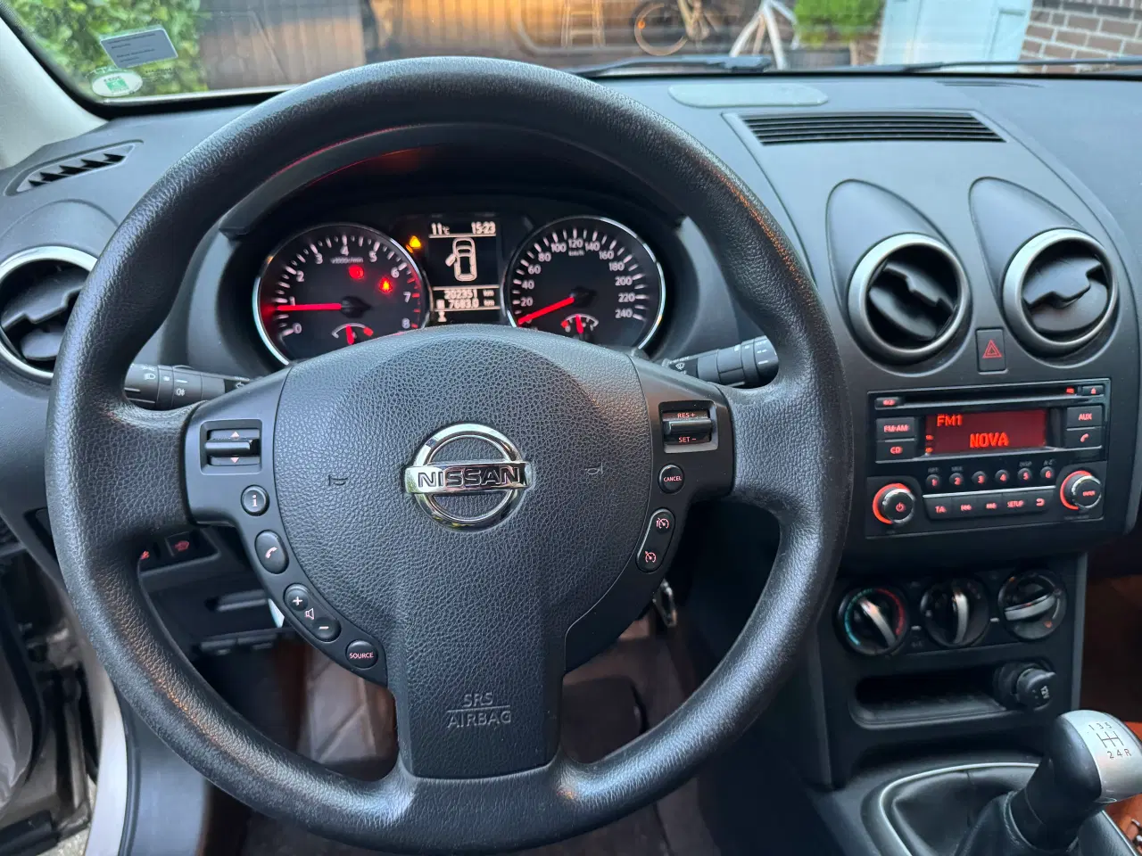 Billede 6 - Velkørende Nissan Qashqai med et år til syn. 