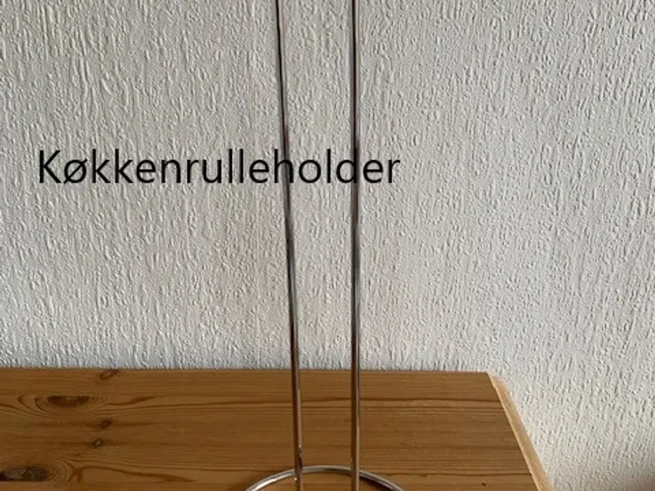 Billede 6 - Saks - køkkenrulleholder - smørsmelter - krus m.m.