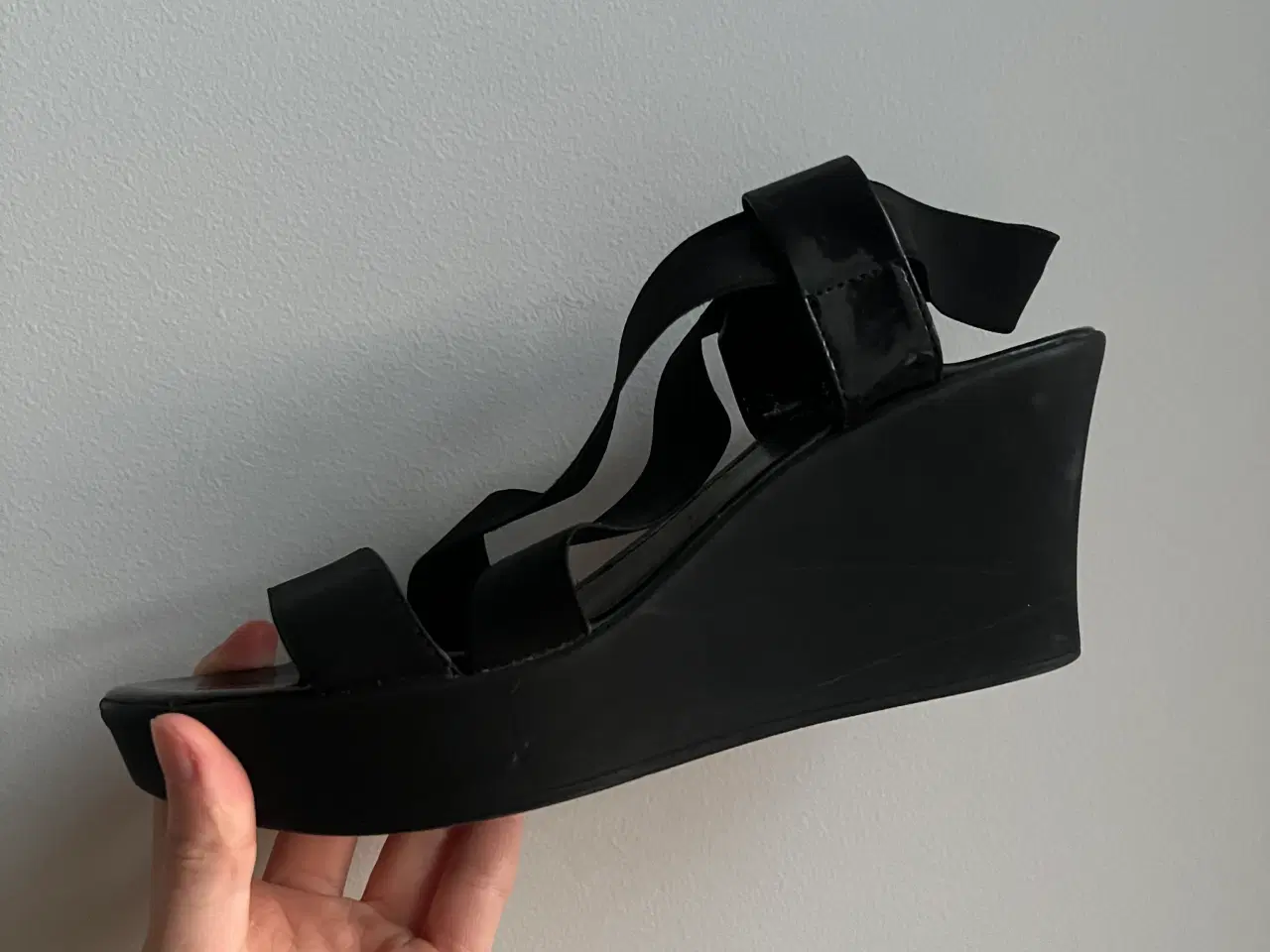 Billede 8 - Sorte plateausandaler str. 38