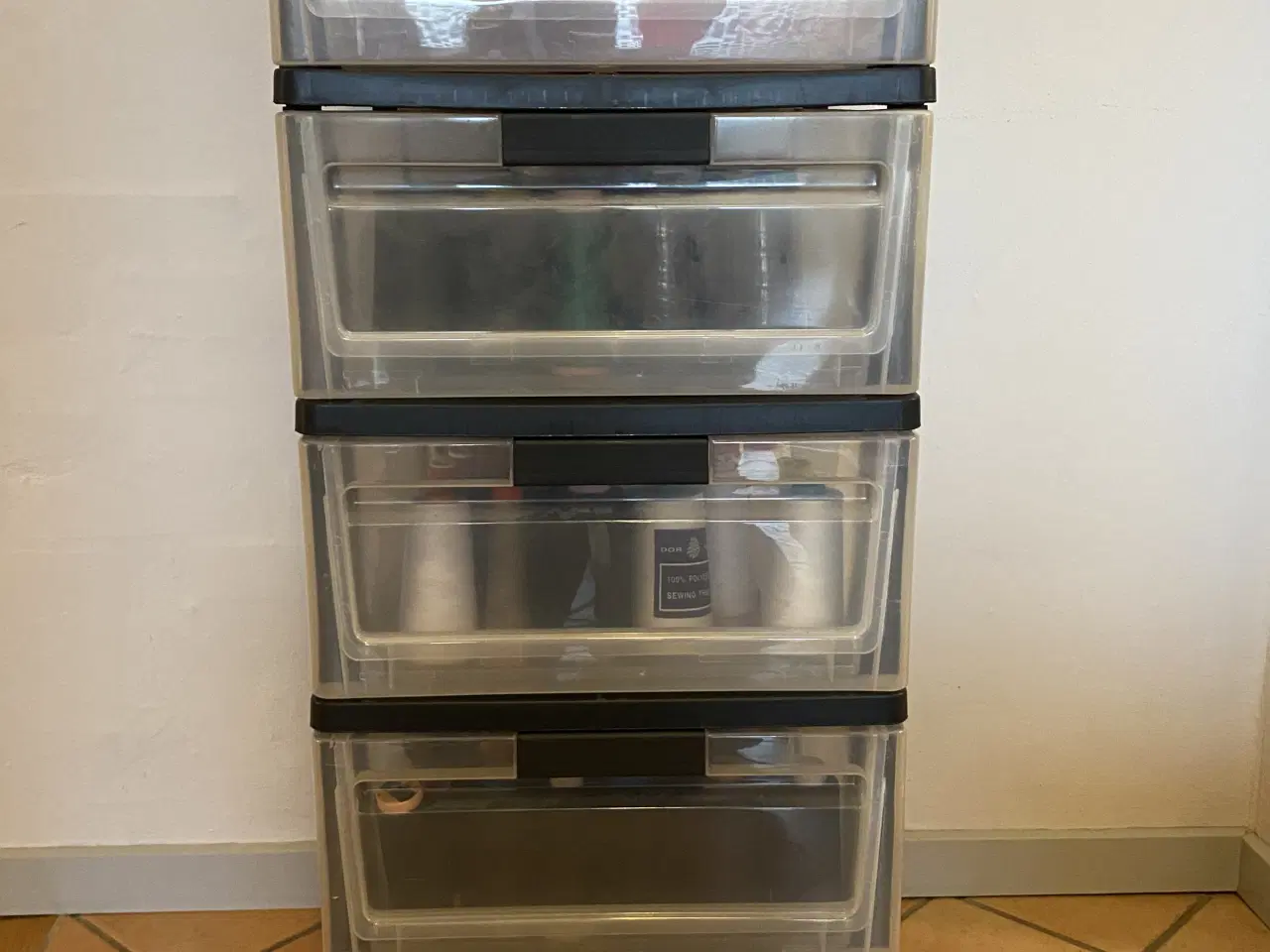 Billede 1 - Fin skuffereol incl. tråden i skufferne