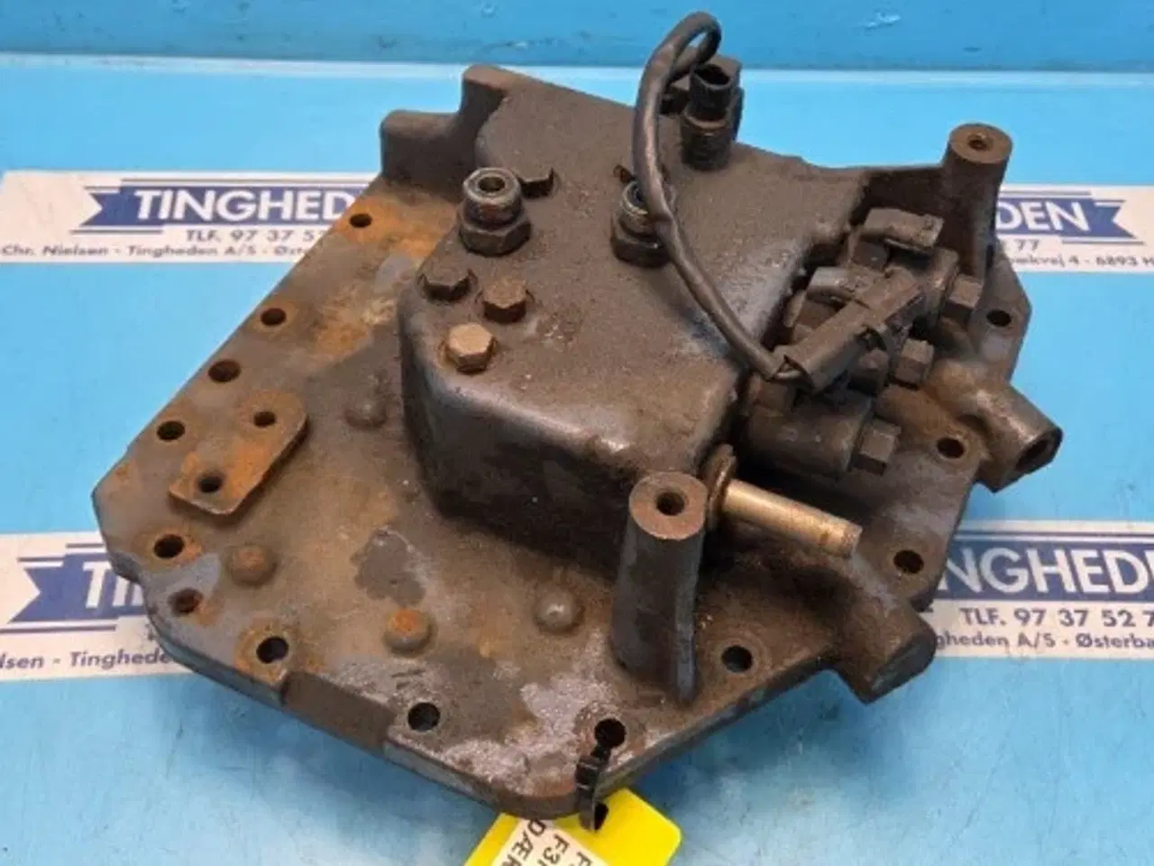 Billede 9 - Ford 8340 Dæksel F3NN7Z479