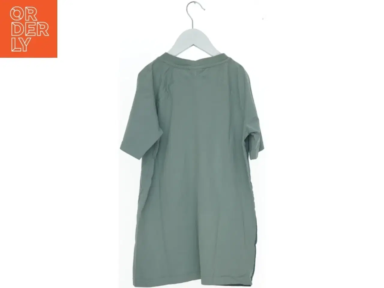 Billede 2 - Kortærmet T-shirt med lomme fra Pomp de Lux (str. 164)