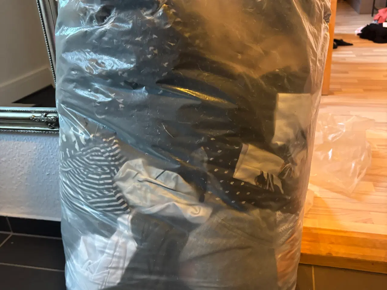 Billede 2 - 1 sæk tøj - S