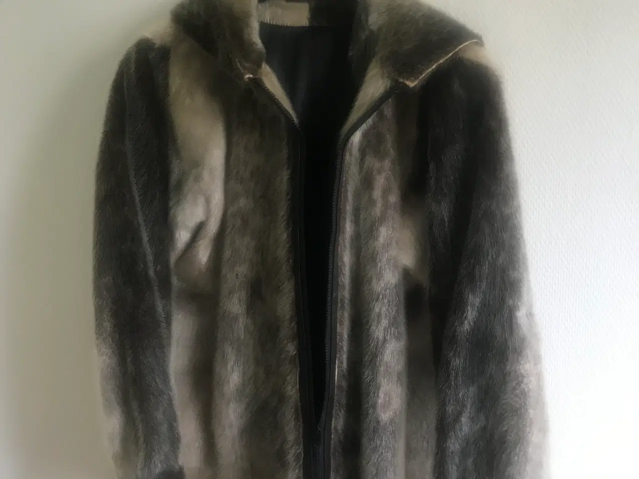 Billede 1 - Sælskindsjakke m. hætte
