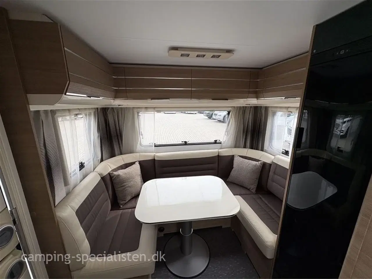 Billede 5 - 2016 - Adria Adora 482 LU   Adria Adora 482 LU 2016 - Se den nu hos Camping-Specialisten.dk