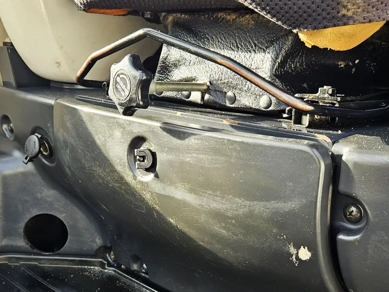 Billede 21 - Hitachi ZX27-3 / powertilt og skovlsæt / årgang 2013