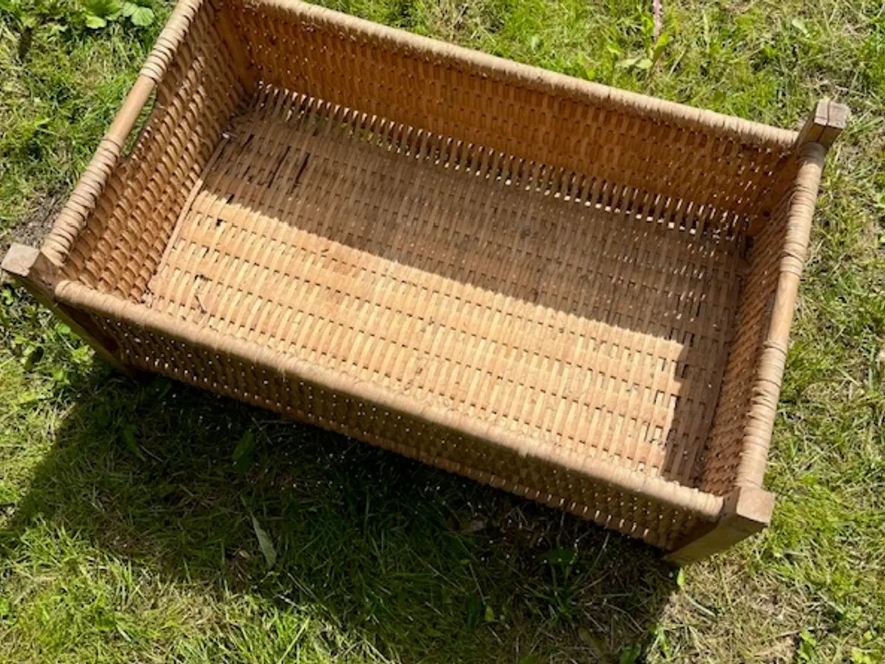 Billede 2 - Kurv til hundevalp, aviser ell.lign.