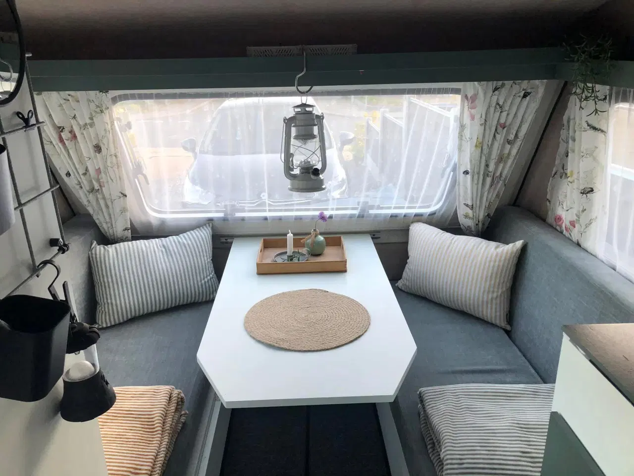 Billede 3 - Lille nyistandsat Safari campingvogn