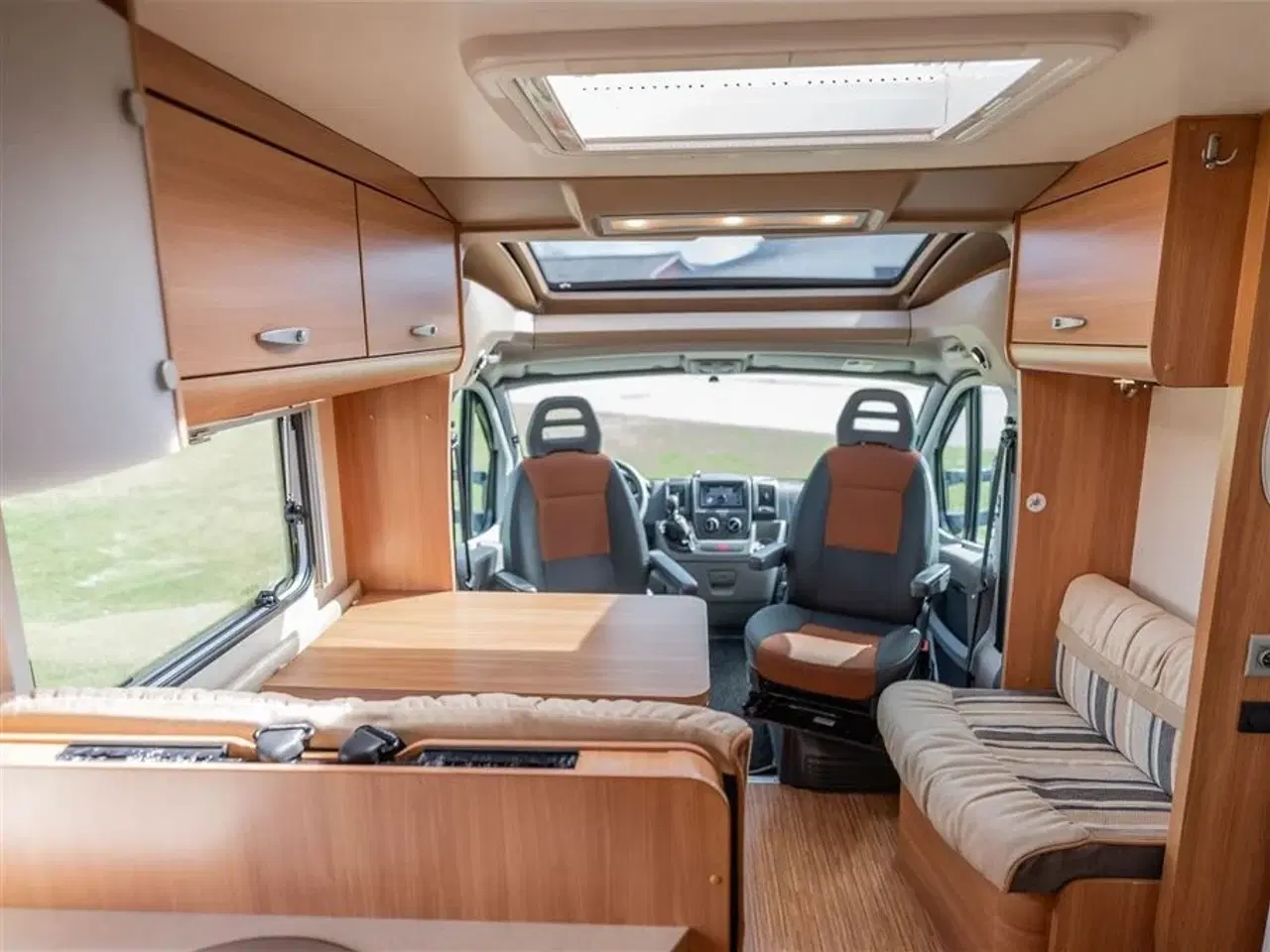 Billede 9 - 2012 - Knaus Sport 700 TI   Knaus 700 Sport – Veludstyret og klar til nye eventyr! Sælges til CVR