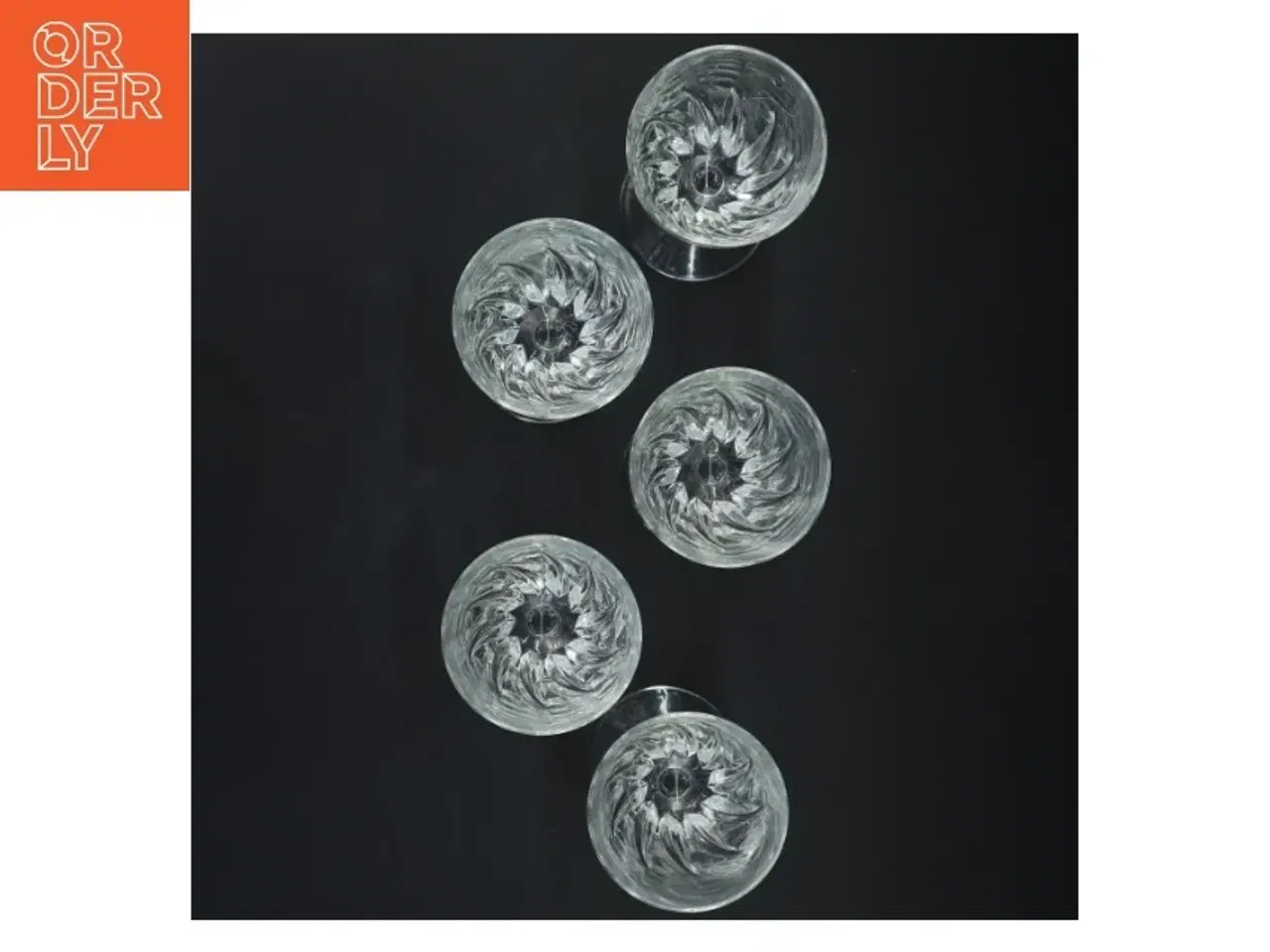 Billede 2 - Sæt med 5 vinglas (str. 15,5x6,5 cm)