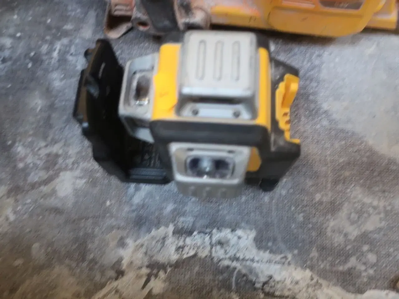 Billede 2 - 3 stk. akku håndværktøj DEWALT og lader