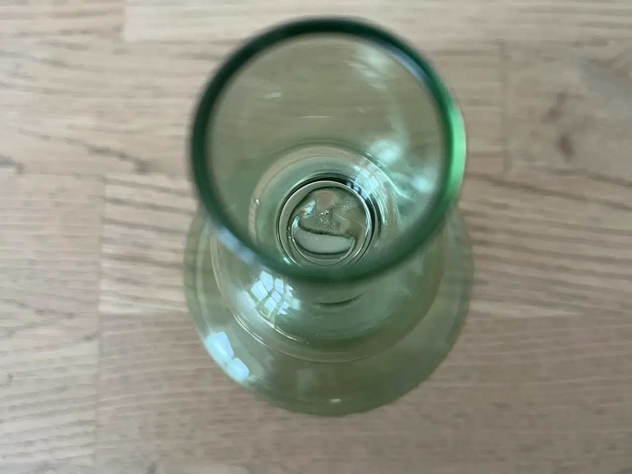 Billede 2 - Smuk grøn lysestage i glas