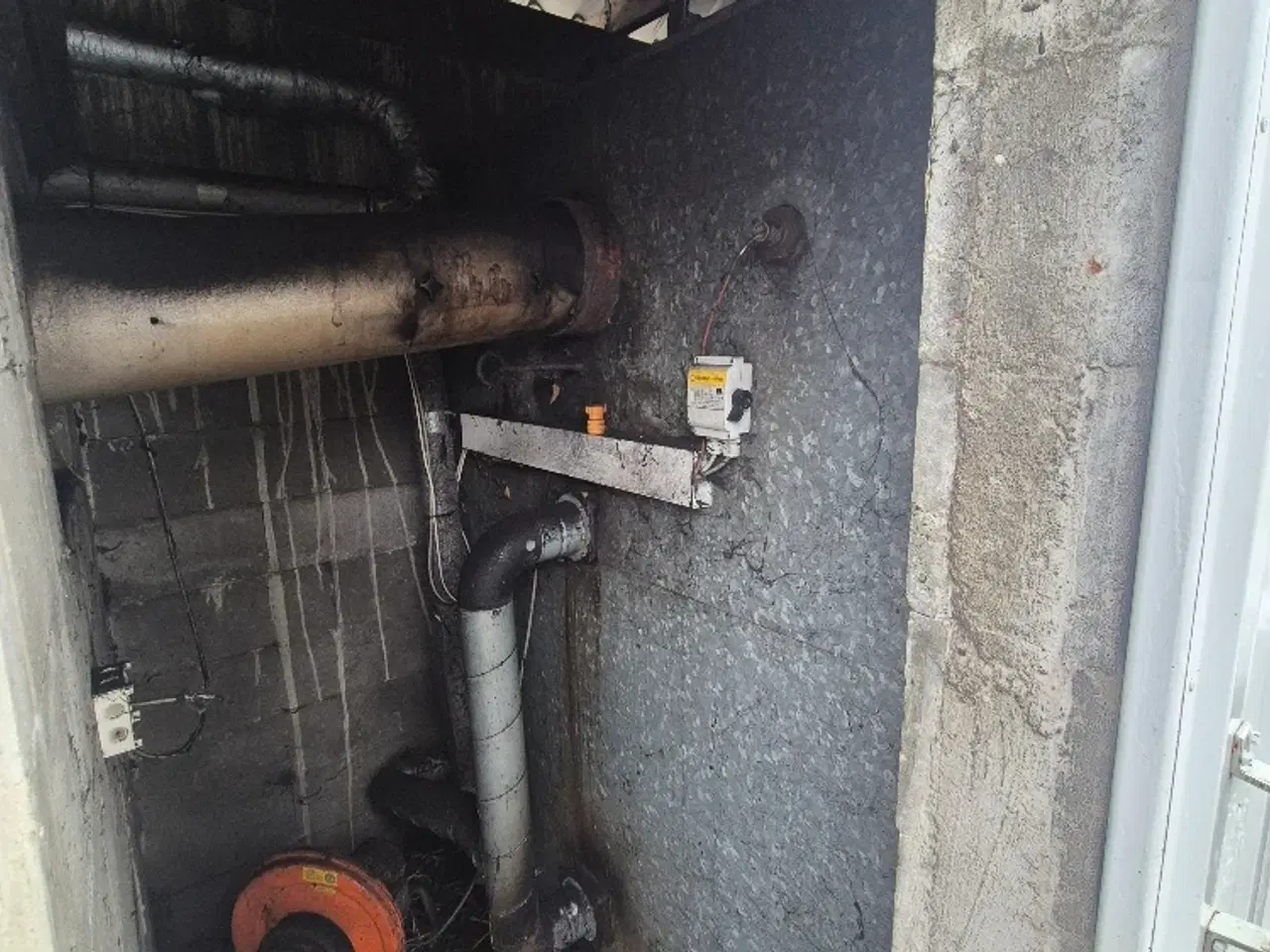 Billede 5 - Halmevarme med 3000 liters vandtank til gengæld