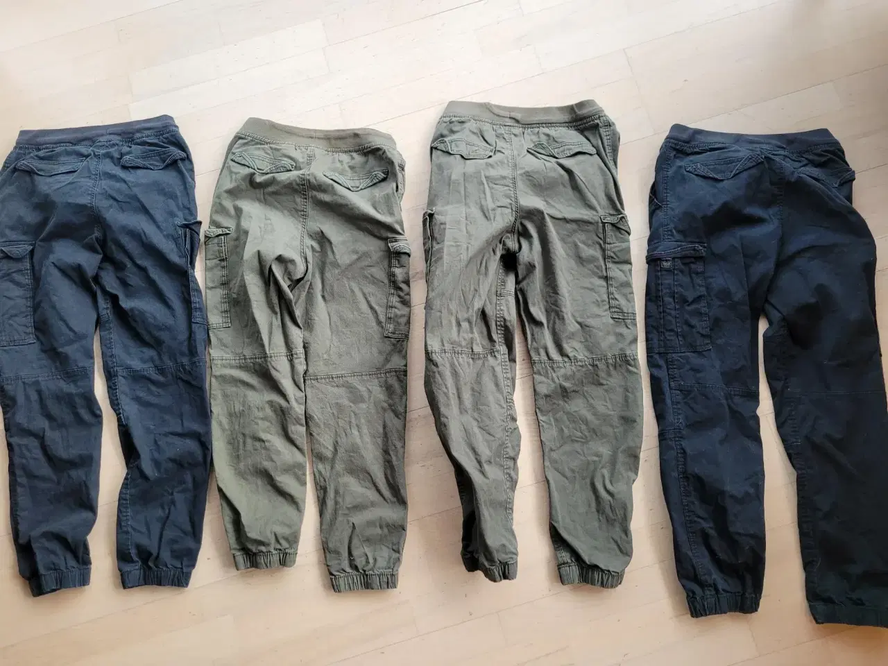 Billede 2 - Bukser Barn 4 styk H&M Størrelse 158