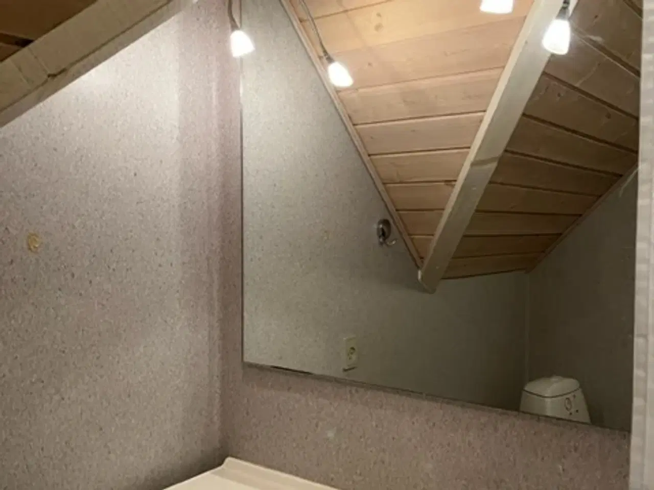 Billede 1 - 2 lamper til spejl