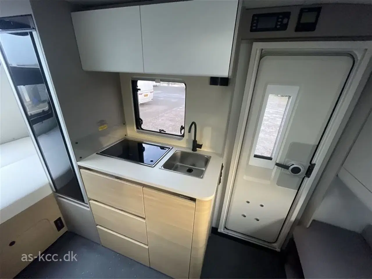 Billede 5 - 2026 - Adria Action 391 PD Panorama Adria Action 391 PD Classic Panorama årg. 2026 Generation 2 ny ude og inde. Incl batteriboks og lader.